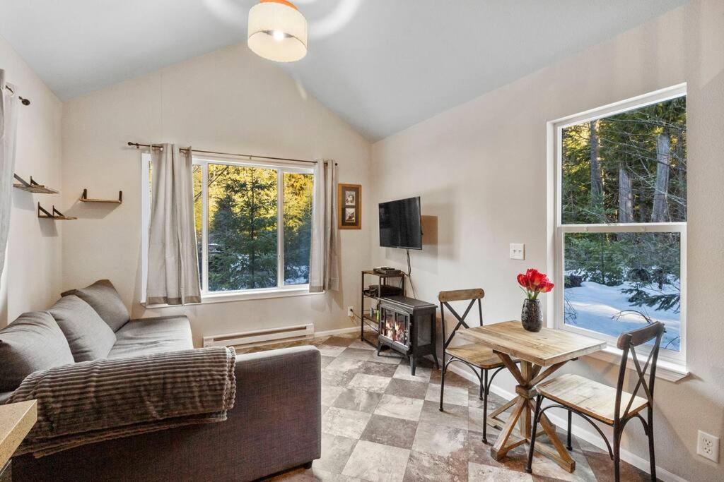 Cozy Tiny Home Steps Away From Mt. Rainier Ashford Kültér fotó